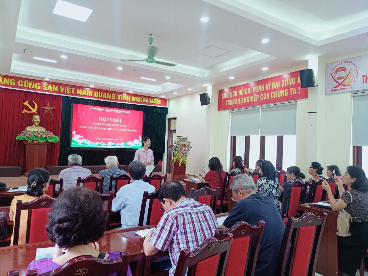 UBND phường Trung Liệt phối hợp với Ngân hàng chính sách xã hội quận Đống Đa tổ chức hội nghị tập huấn nghiệp vụ tín dụng chính sách xã hội năm 2024